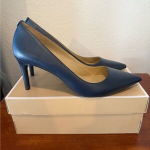 Michael Kors Alina Pumps